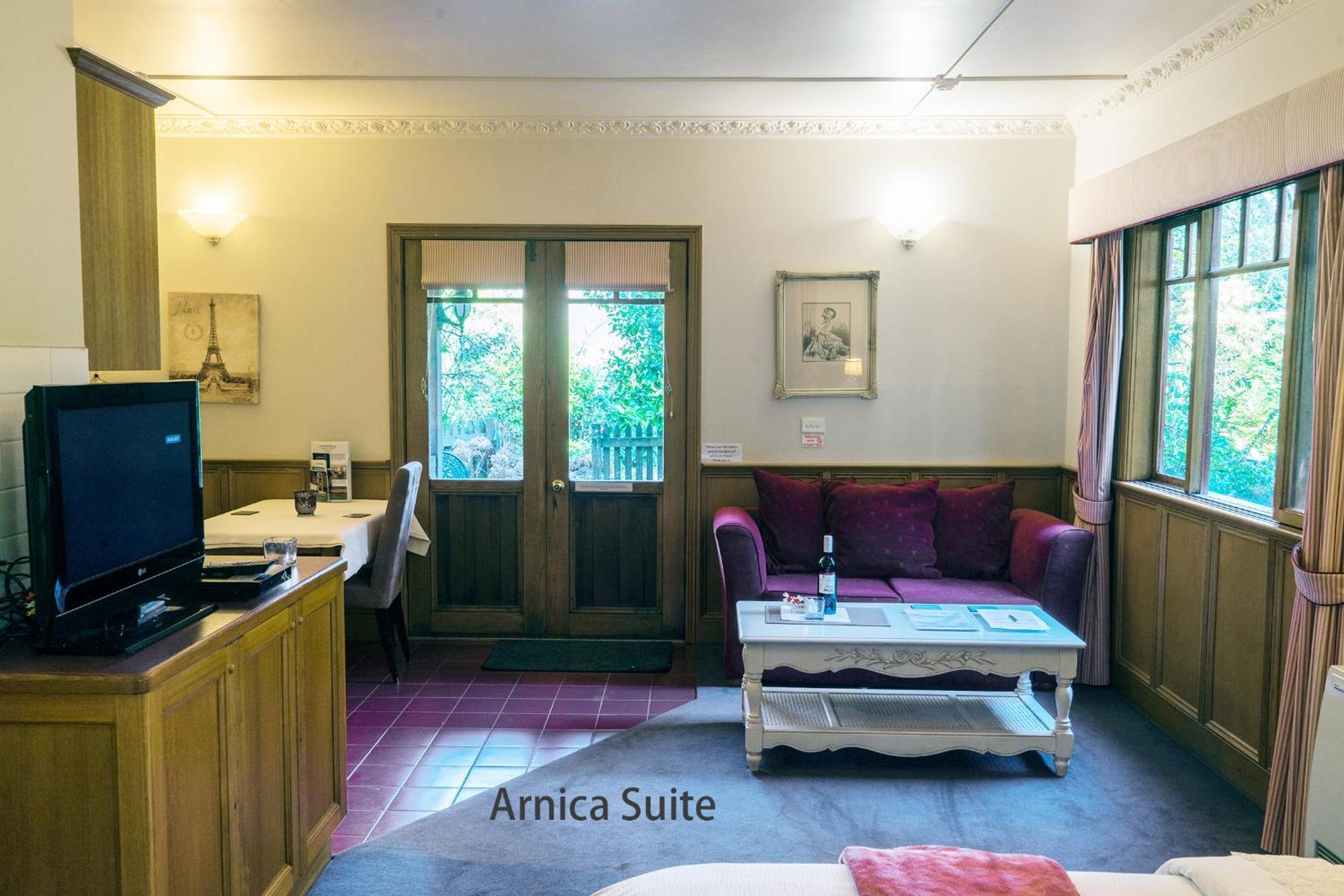 Arnica Views Summit Retreat Bed & Breakfast Mount Dandenong Bilik gambar