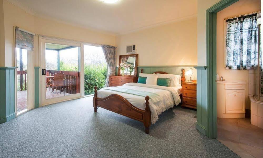 Arnica Views Summit Retreat Bed & Breakfast Mount Dandenong Luaran gambar